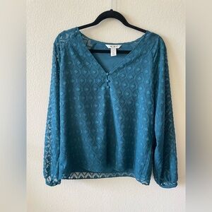 White House black market teal blue long sleeve v neck crochet blouse